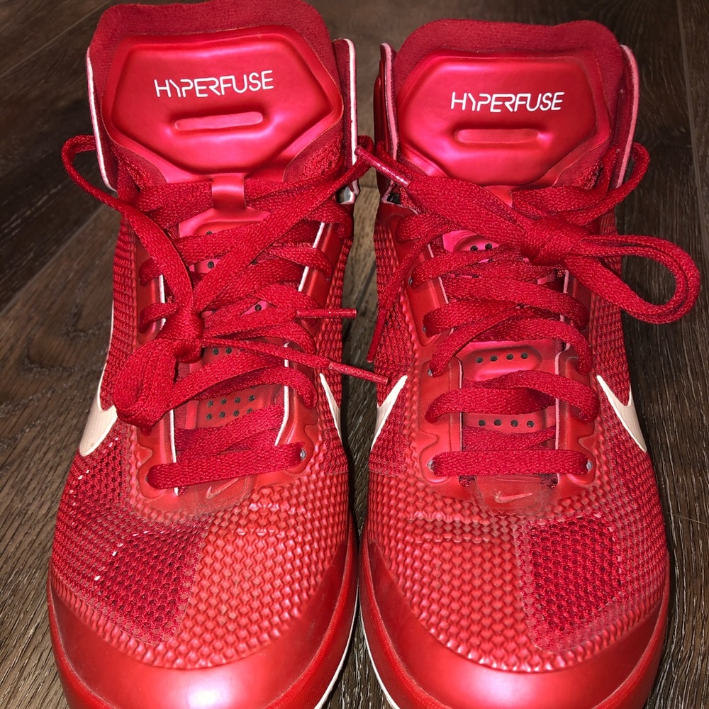 Nike Womens Hyperfuse Basketball Shoes